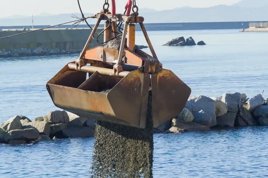 How Edging Prevents Lawn Overgrowth And Weed Spread in Midland, MI